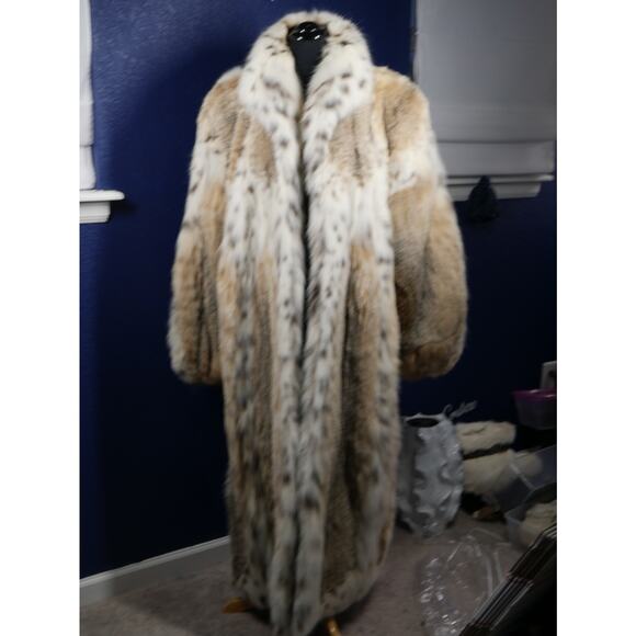 52" Montana Bobcat Full Length Fur Coat Heavily spotted also called Cat Lynx - Picture 2 of 6